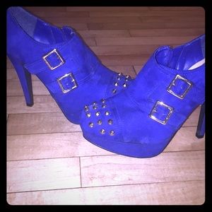 Navy blue guess pumps